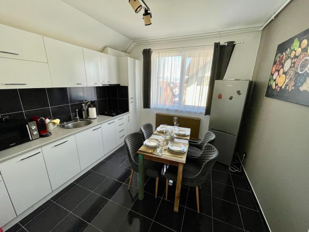 N & G Apartments Rîşnov Екстериор снимка
